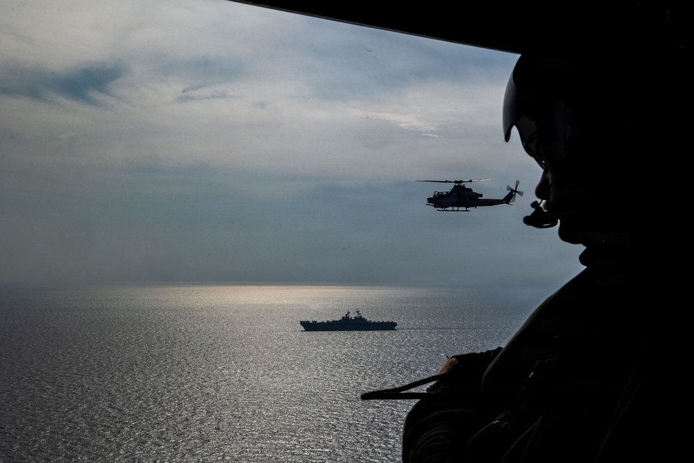 11th MEU Marines, Sailor Conduct Flight Operations