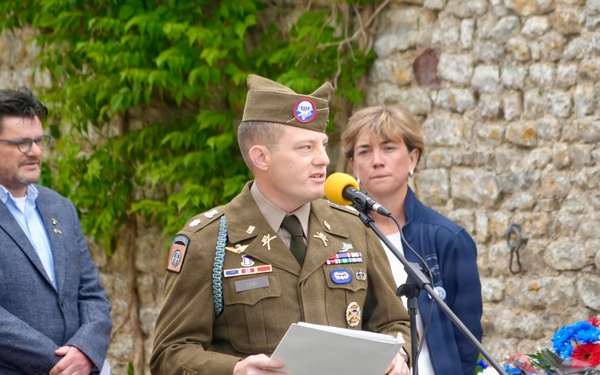 101st Airborne Division Honors D-Day Fallen at La Ferme Delaunay Memorial