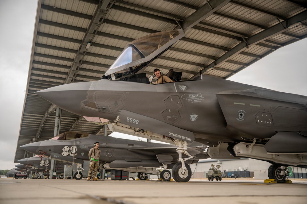 Liberty Wing Maintainers prep F-35s for RAFL26
