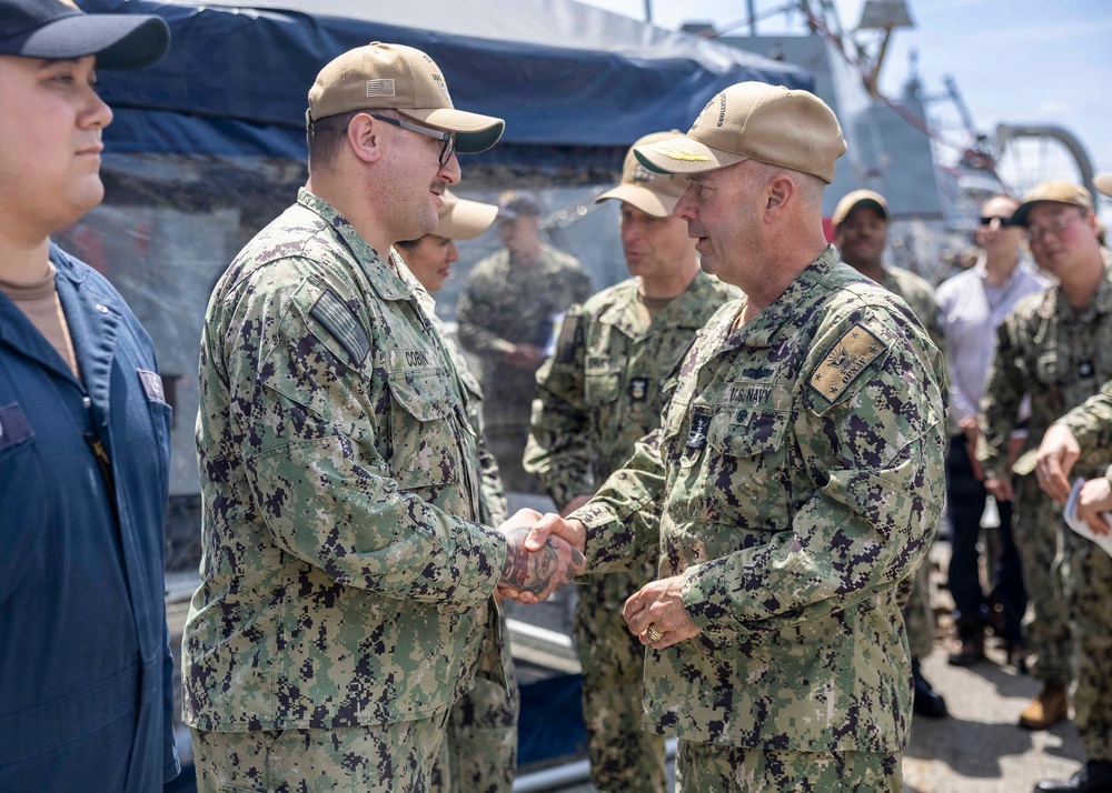 VCNO Visits USS Nitze