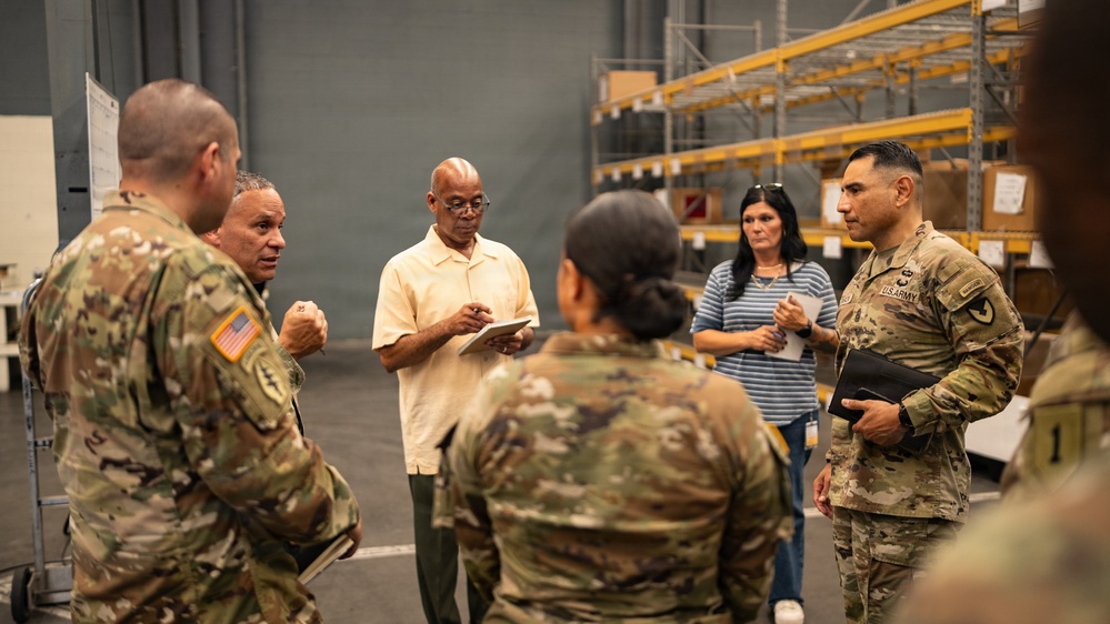 AMC CSM Garza visits Fort Riley