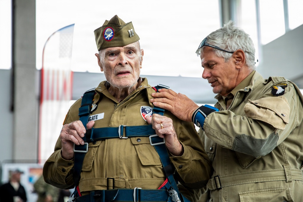 Retired Army CPT Jack Wingate D-Day 82 Jump