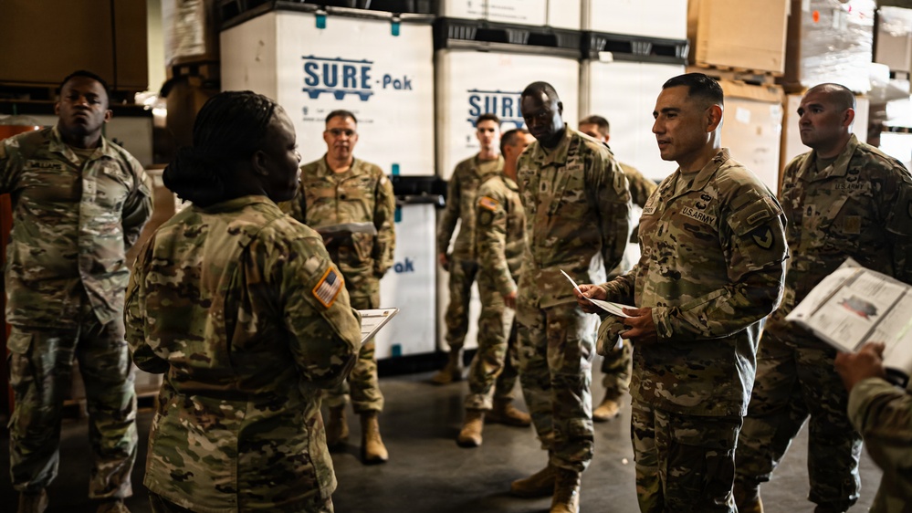 AMC CSM Garza visits Fort Riley