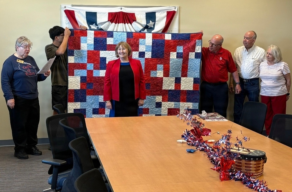 Fort McCoy LRC director, retired lieutenant colonel, receives Quilt of Valor