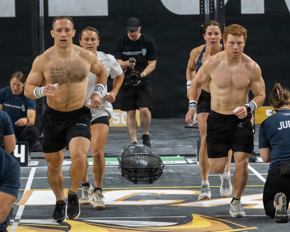The U.S. Army Warrior Fitness Team Competes in the Syndicate Crown Last Qualifier Competition