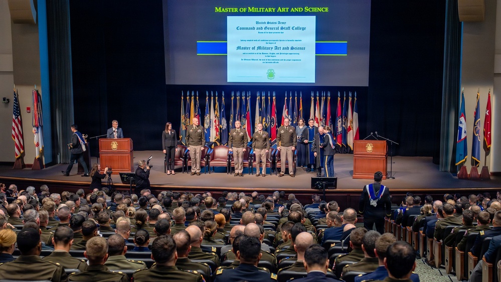 CAC Commander emphasizes influence of a field grade officer at CGSOC graduation