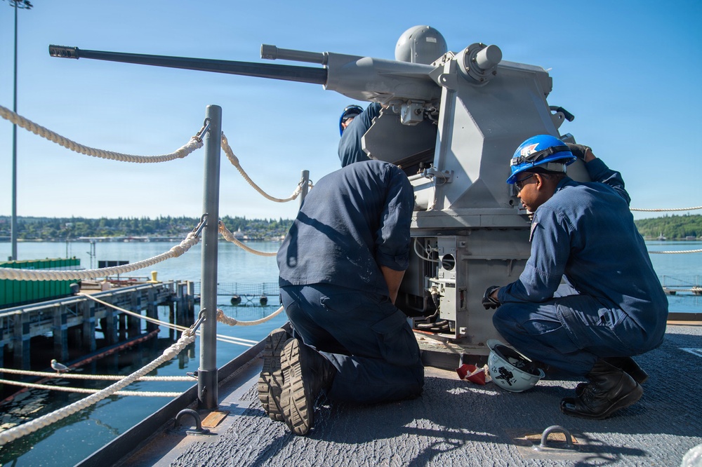 USS Ronald Reagan (CVN 76) Sailors Conduct Maintenance