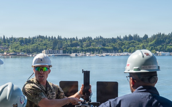 USS Ronald Reagan (CVN 76) Sailors Conduct Maintenance