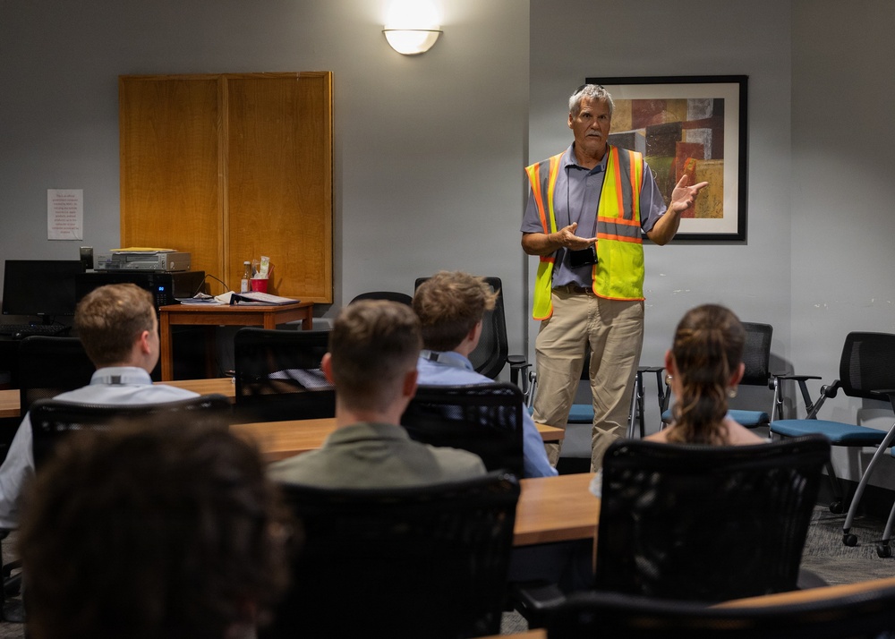 A SMART Future: NAVFAC Southeast Hosts Six SMART Scholars