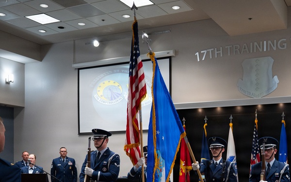 17th Comptroller Squadron welcomes new commander