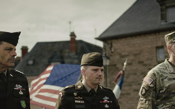 Paratroopers and Rangers commemorate Signal Monument in Sainte-Mère-Église
