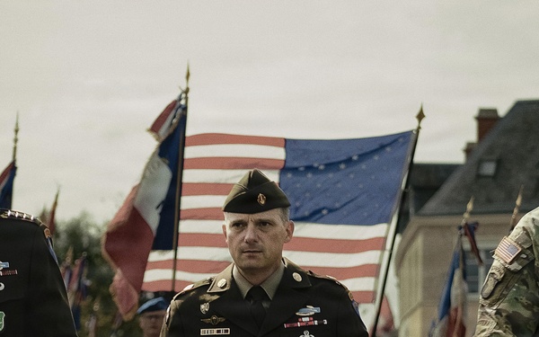 Paratroopers and Rangers commemorate Signal Monument in Sainte-Mère-Église