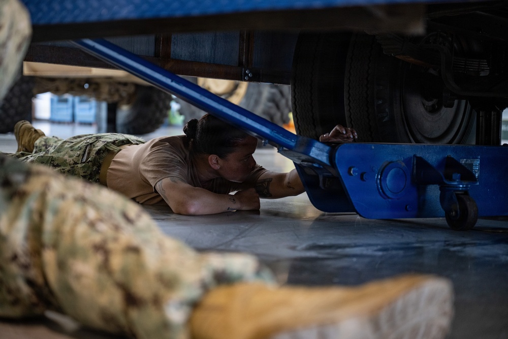 NCG 1 Seabees Move Vintage Exhibits For U.S. Navy Seabee Museum