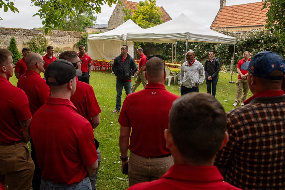 1st Infantry Division Command Team and Soldiers Attend Charles Shay Social