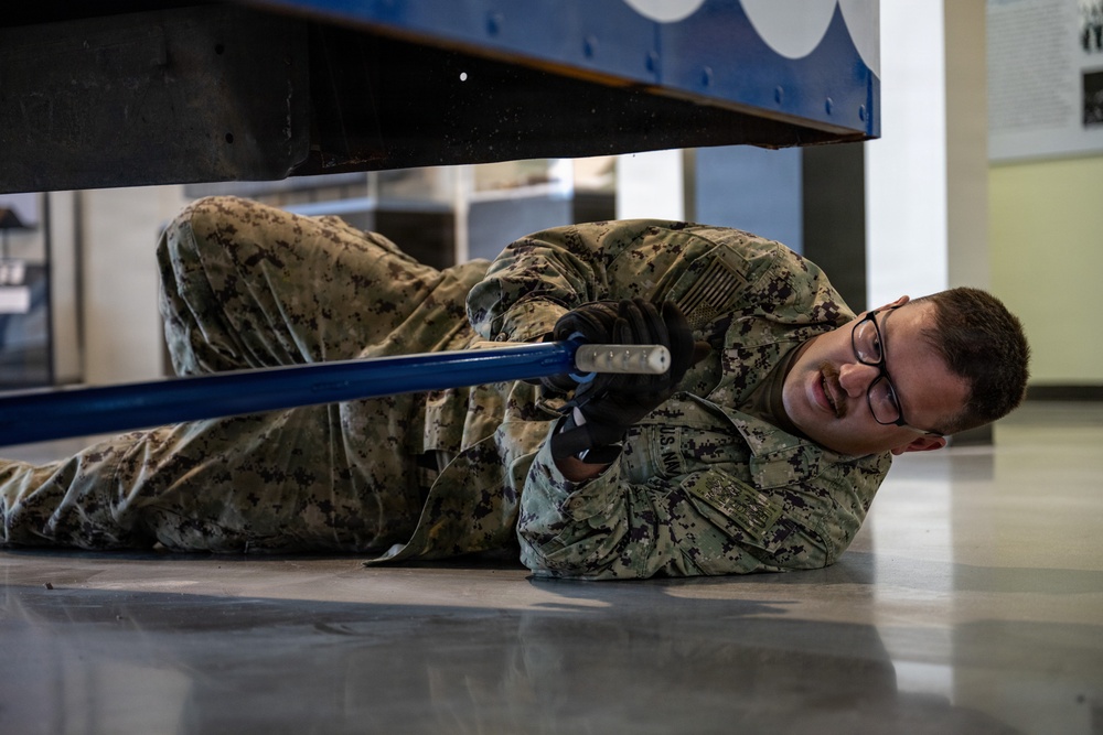 NCG 1 Seabees Move Vintage Exhibits For U.S. Navy Seabee Museum