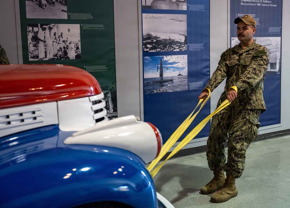 NCG 1 Seabees Move Vintage Exhibits For U.S. Navy Seabee Museum