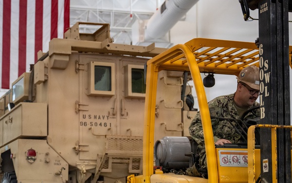 NCG 1 Seabees Move Vintage Exhibits For U.S. Navy Seabee Museum