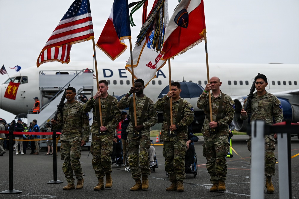 WWII veterans welcomed to Normandy for D-Day commemoration