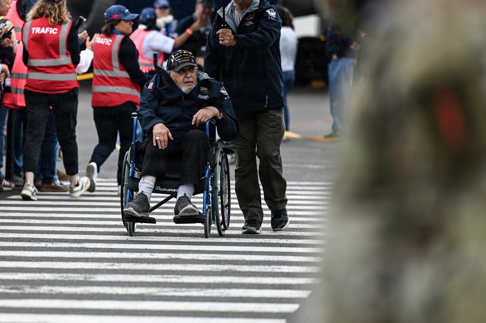 WWII veterans welcomed to Normandy for D-Day commemoration