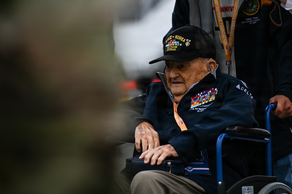 WWII veterans welcomed to Normandy for D-Day commemoration