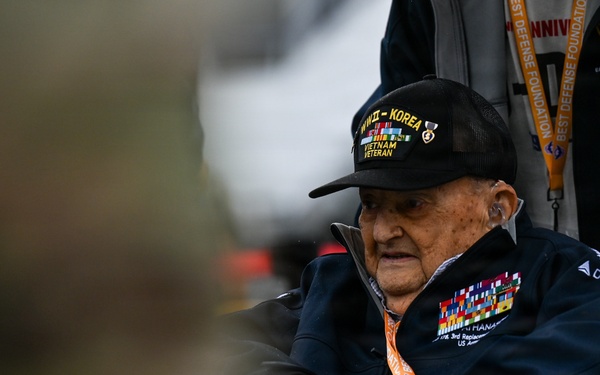 WWII veterans welcomed to Normandy for D-Day commemortaion