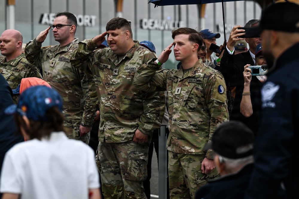 WWII veterans welcomed to Normandy for D-Day commemoration