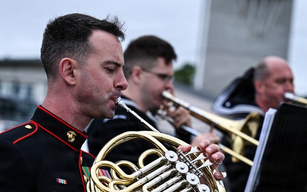 WWII veterans welcomed to Normandy for D-Day commemortaion