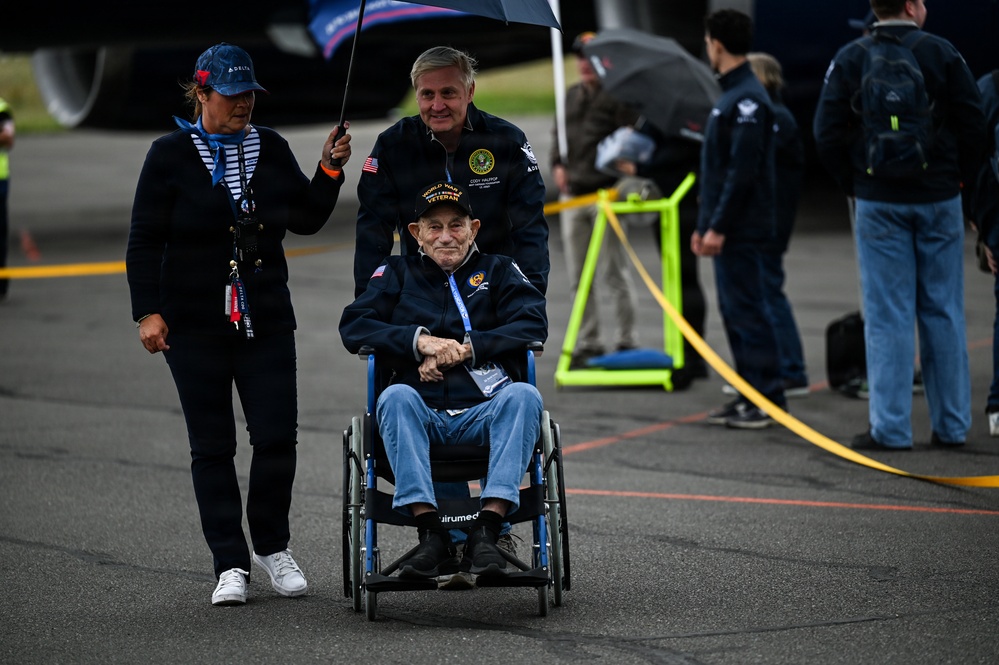WWII veterans welcomed to Normandy for D-Day commemortaion