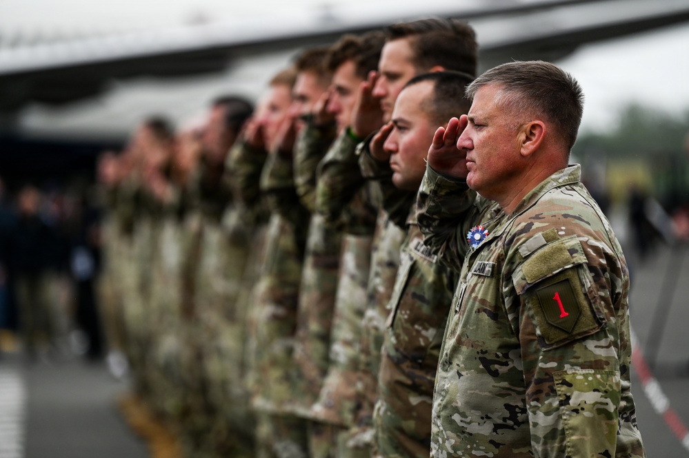 WWII veterans welcomed to Normandy for D-Day commemortaion