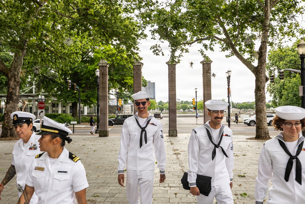 Sailors Visit Iconic Portland Landmarks During Fleet Week 2026