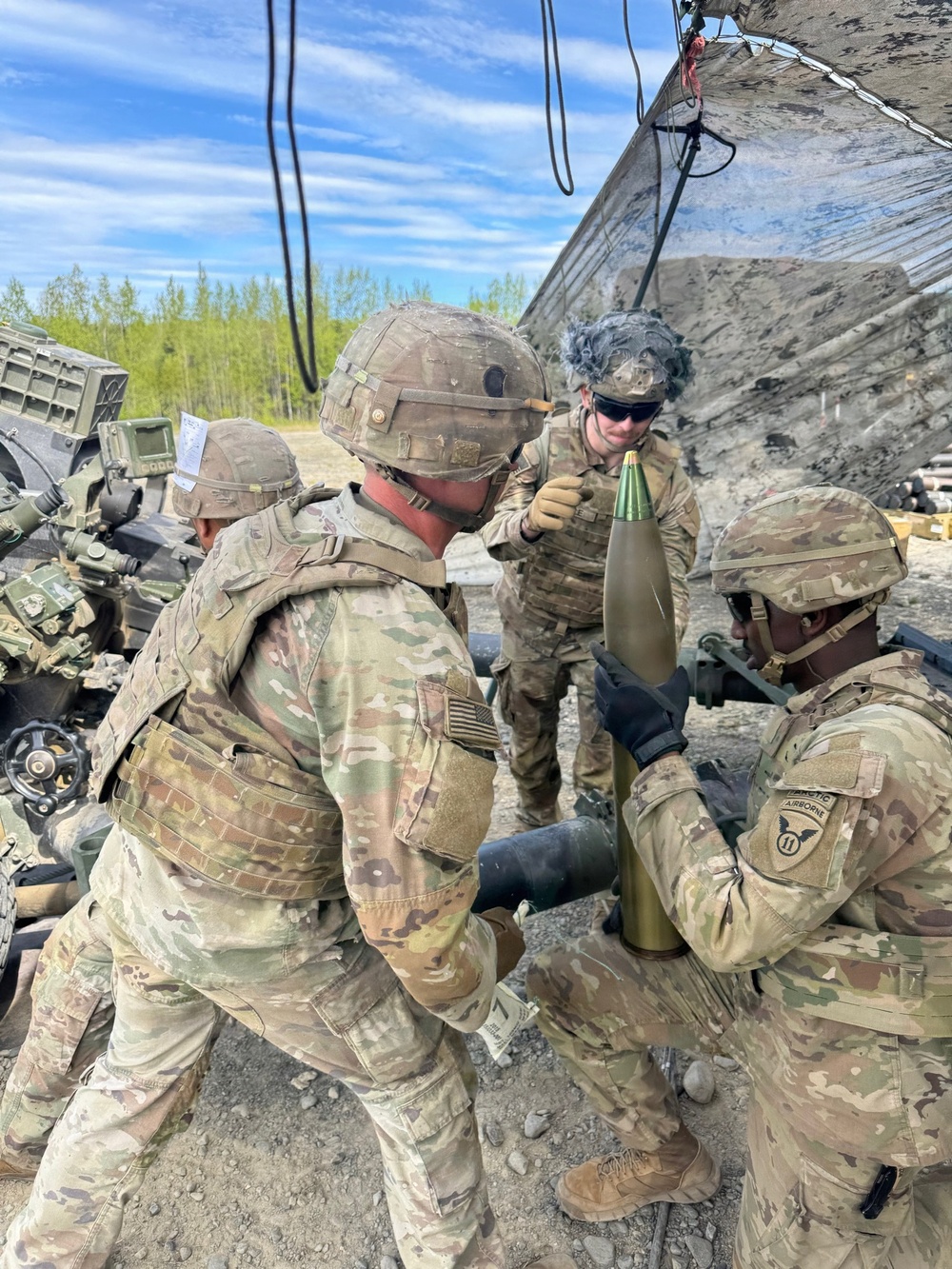 2-377 PFAR Soldiers Load Round During RTA Gunnery