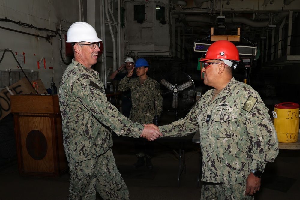 Distinguished Visitors from Expeditionary Strike Group Two visit USS Bataan (LHD 5)