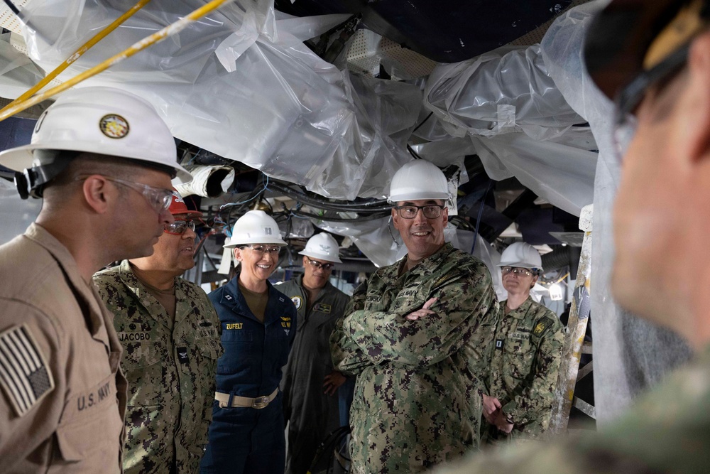 Distinguished Visitors from Expeditionary Strike Group Two visit USS Bataan (LHD5)