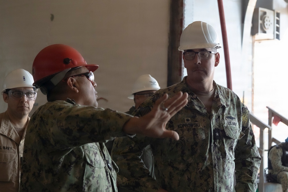 Distinguished Visitors from Expeditionary Strike Group Two visit USS Bataan (LHD5)