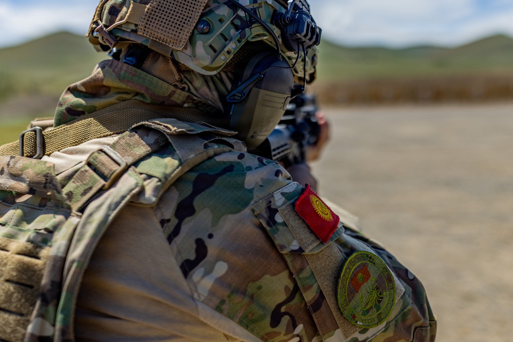 U.S. and Partner Service Members Conduct M4 Familiarization Training During Exercise Regional Cooperation 2026