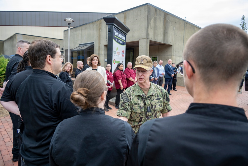 CNO and MCPON participate in Warrior Eatery reopening