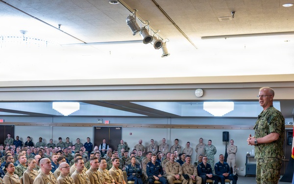 CNO and MCPON conduct all-hands call on Naval Base Kitsap-Bangor