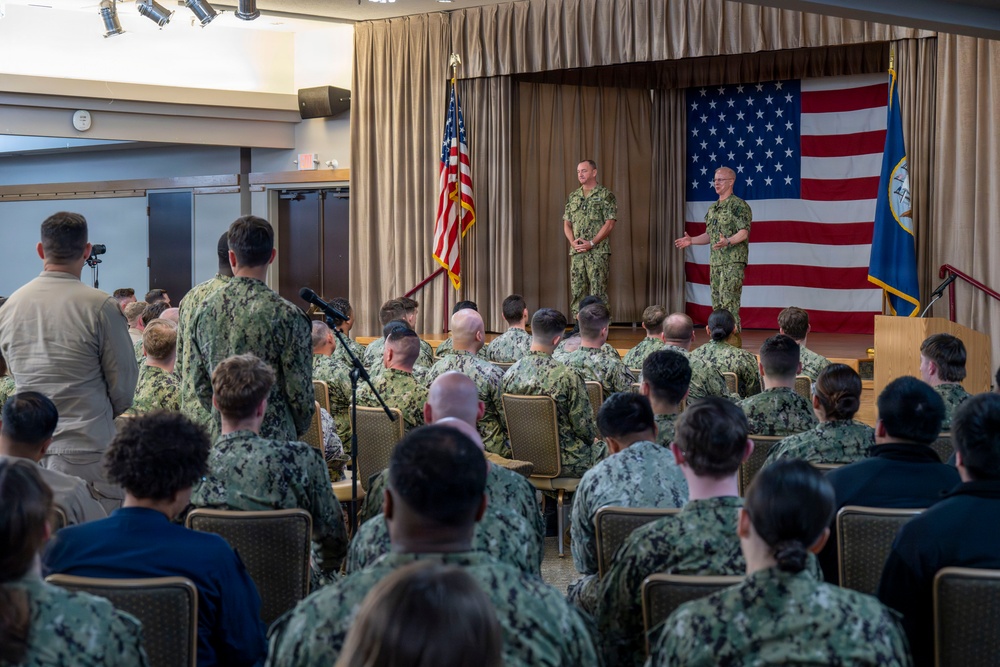 CNO and MCPON conduct all-hands call on Naval Base Kitsap-Bangor