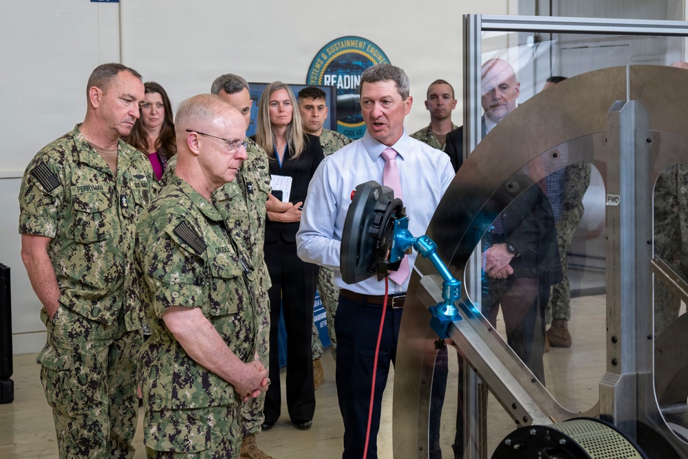CNO and MCPON visit Naval Undersea Warfare Center Division, Keyport