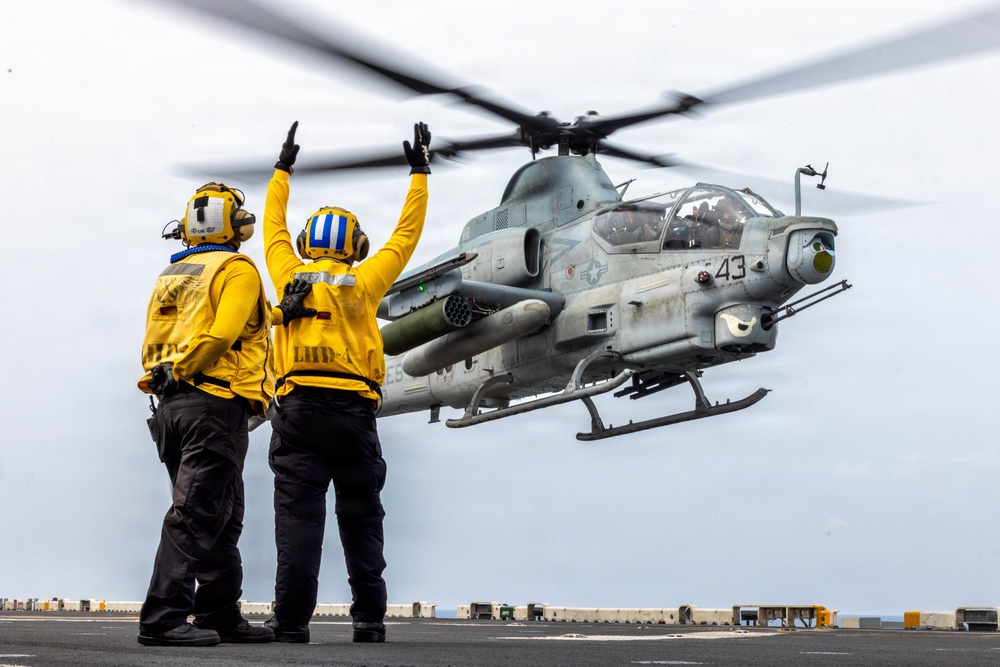 11th MEU Marines, Sailors Conduct Flight Operations Aboard USS Boxer