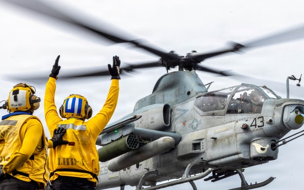 11th MEU Marines, Sailors Conduct Flight Operations Aboard USS Boxer