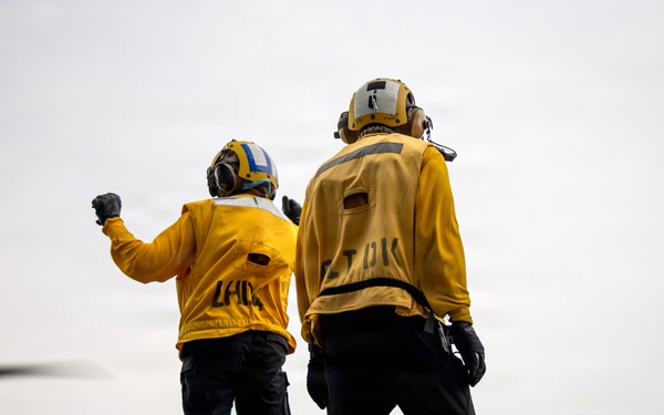 11th MEU Marines, Sailors Conduct Flight Operations Aboard USS Boxer