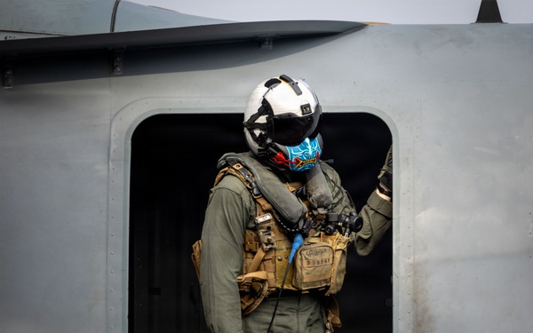 11th MEU Marines, Sailors Conduct Flight Operations Aboard USS Boxer