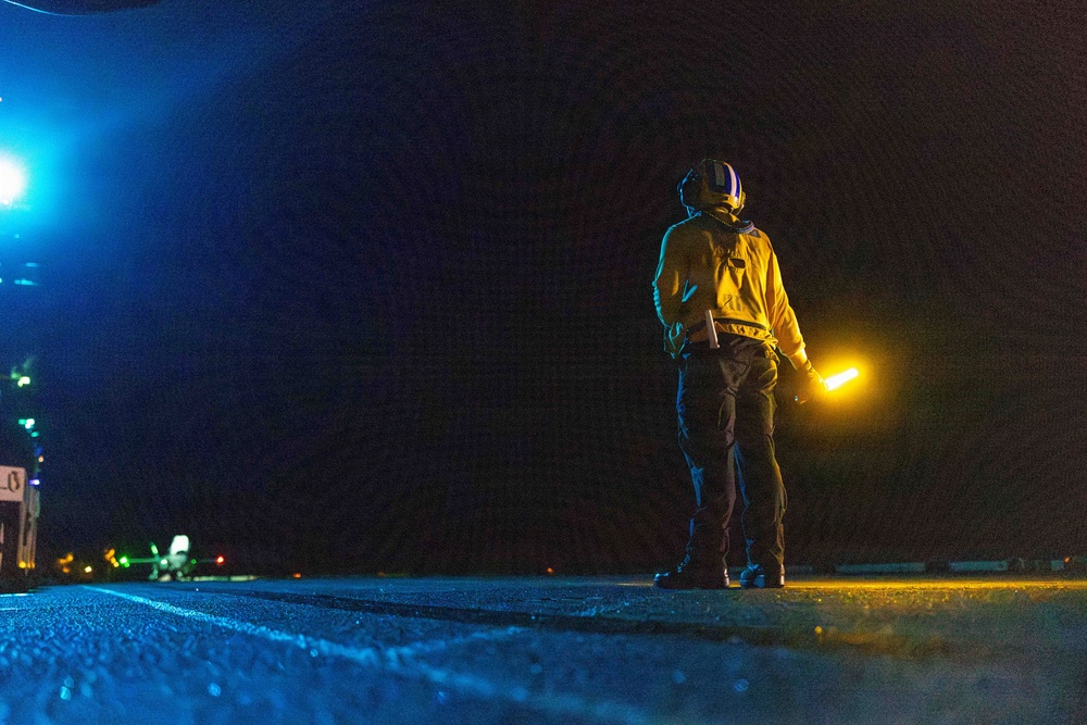 11th MEU Marines, Sailors Conduct Flight Operations Aboard USS Boxer