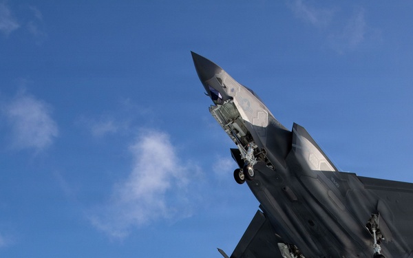 George Washington Conducts Flight Operations