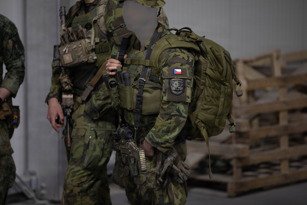 1-12 CAV Soldiers train new Lithuanian Riflemen's Union commandos