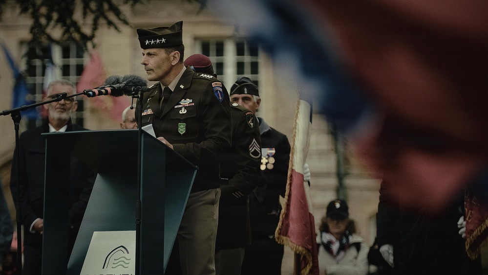 Paratroopers and Rangers commemorate Signal Monument in Sainte-Mère-Église