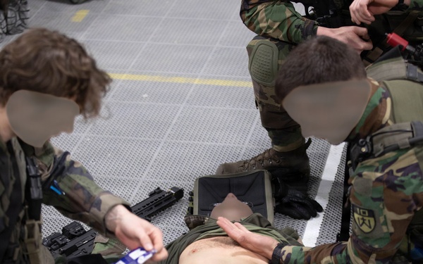 1-12 CAV Soldiers train new Lithuanian Riflemen's Union commandos