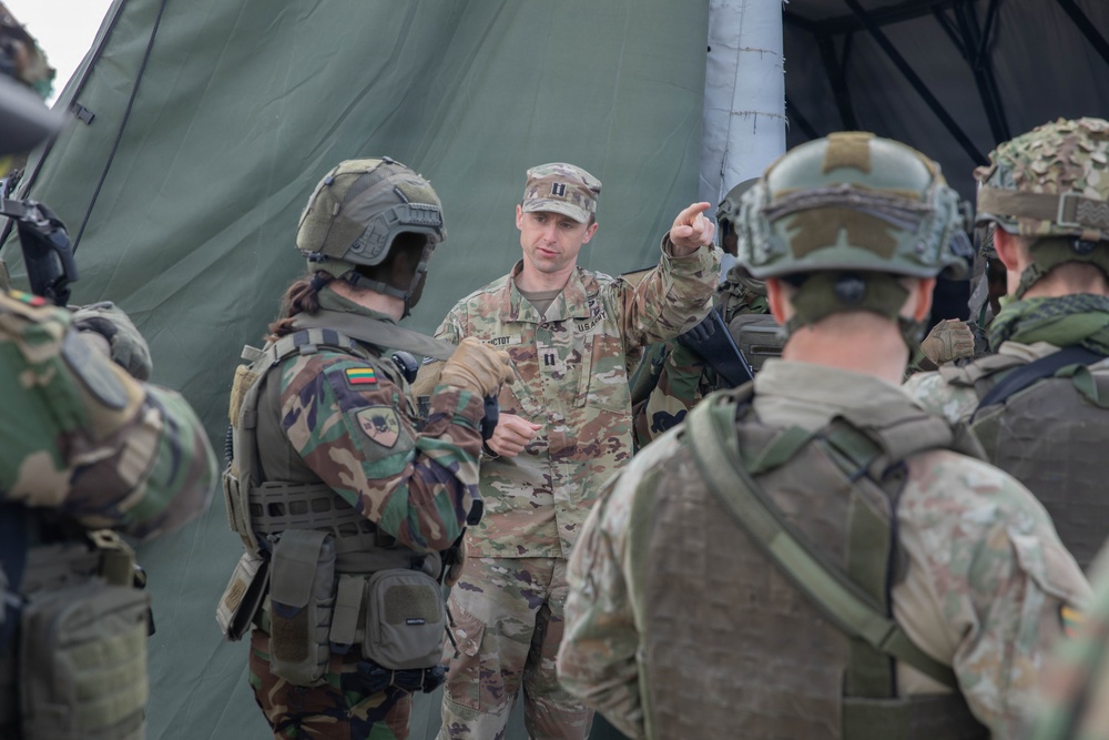 1-12 CAV Soldiers train new Lithuanian Riflemen's Union commandos