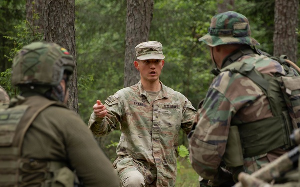 1-12 CAV Soldiers train new Lithuanian Riflemen's Union commandos